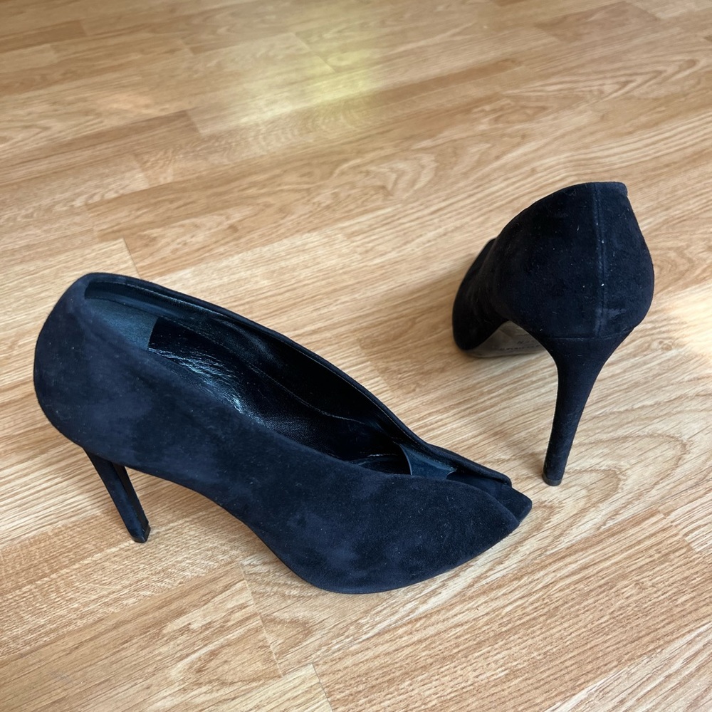 Balenciaga beutiful black suede heels